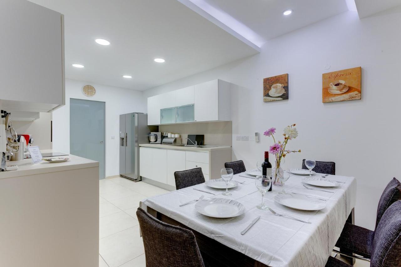 Luxury Apt W/ Side Seaviews And Pool, Top Location 斯利马 外观 照片