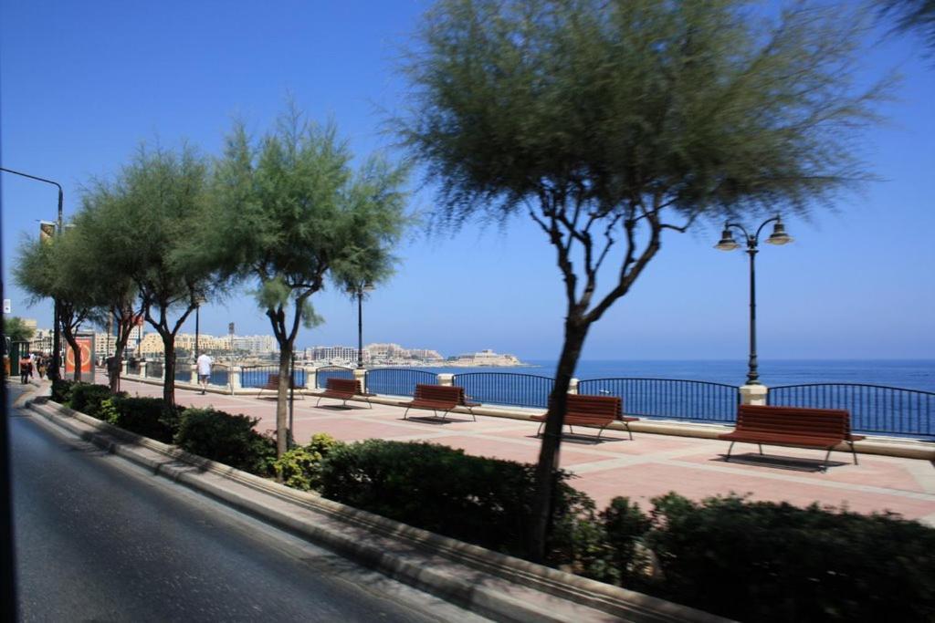 Luxury Apt W/ Side Seaviews And Pool, Top Location 斯利马 外观 照片