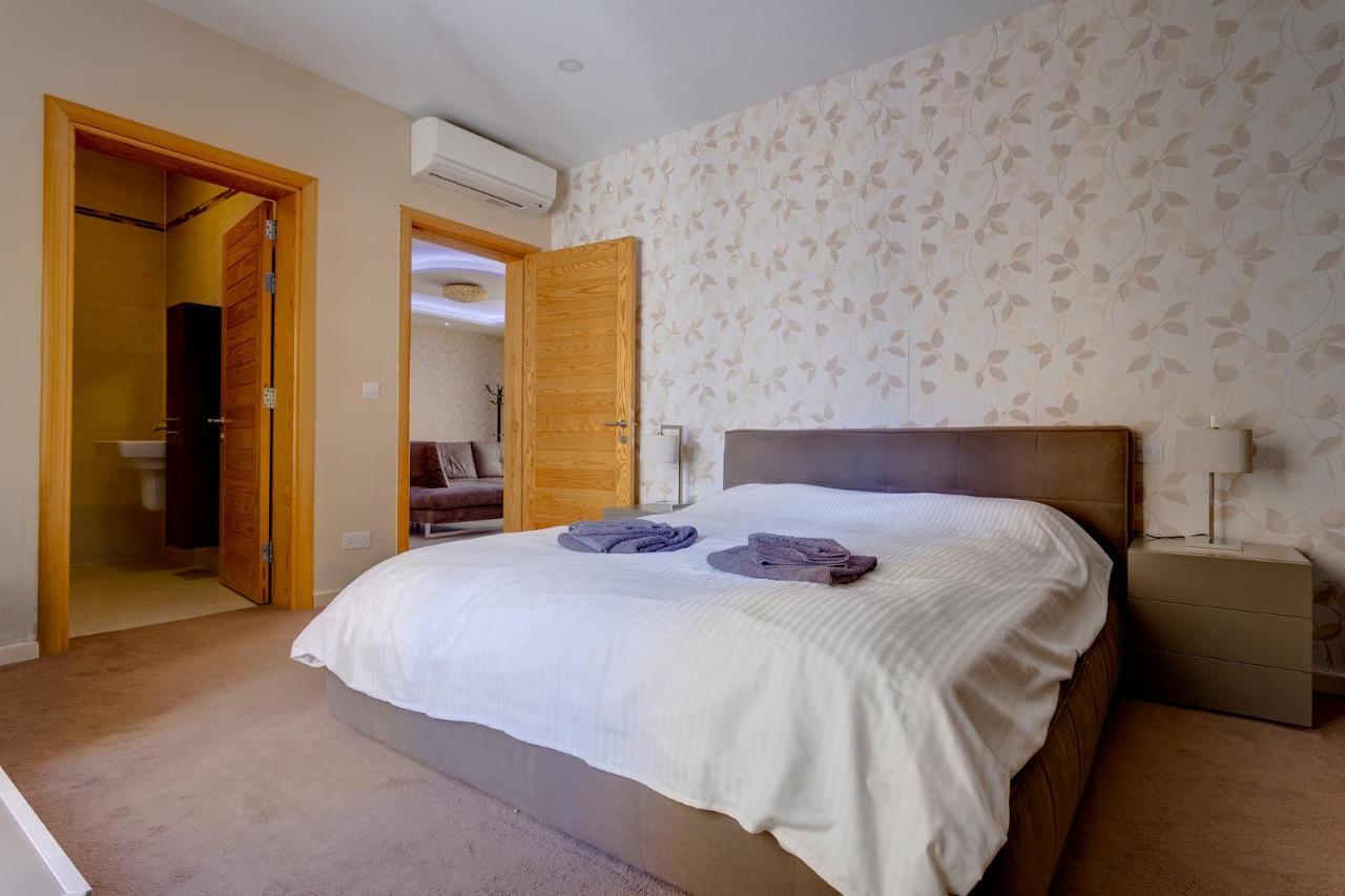 Luxury Apt W/ Side Seaviews And Pool, Top Location 斯利马 外观 照片